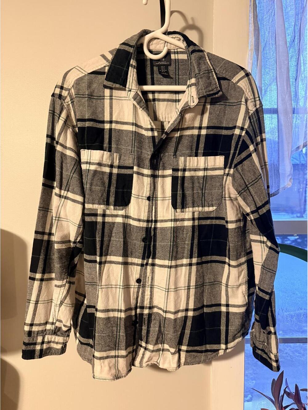 H&M ladies relaxed fit sz M flannel